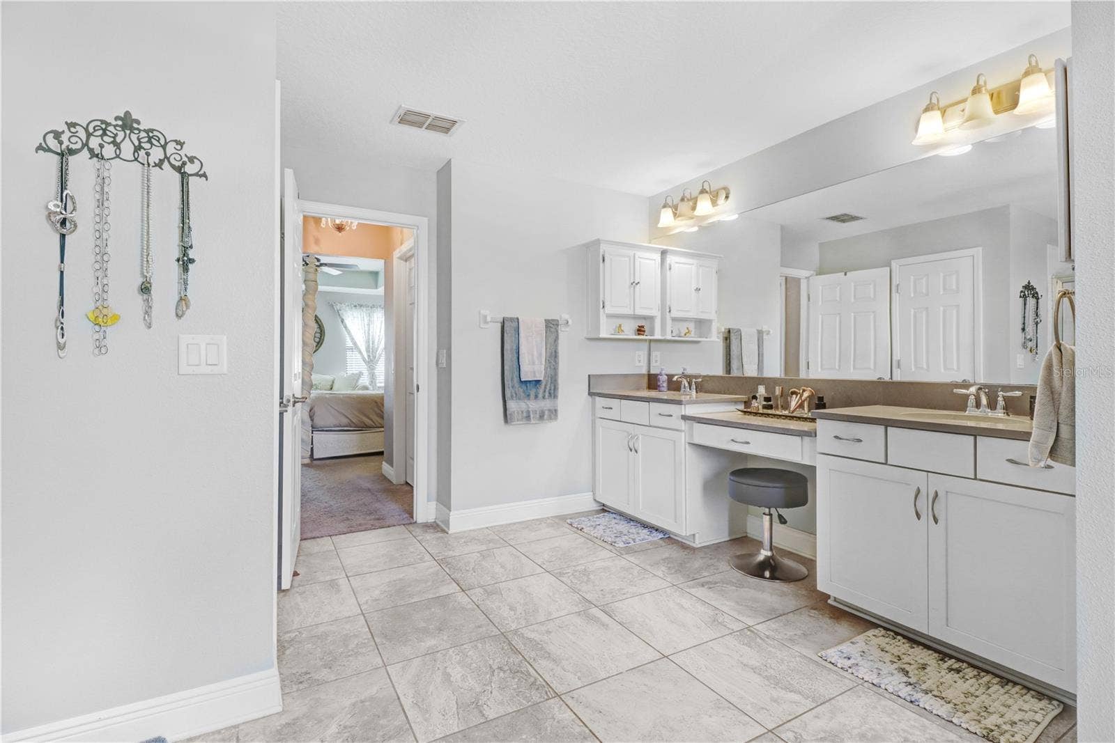 19472 LONG LAKE RANCH BOULEVARD, Lutz, FL 33558 19472 LONG LAKE RANCH BOULEVARD, Lutz, FL 33558