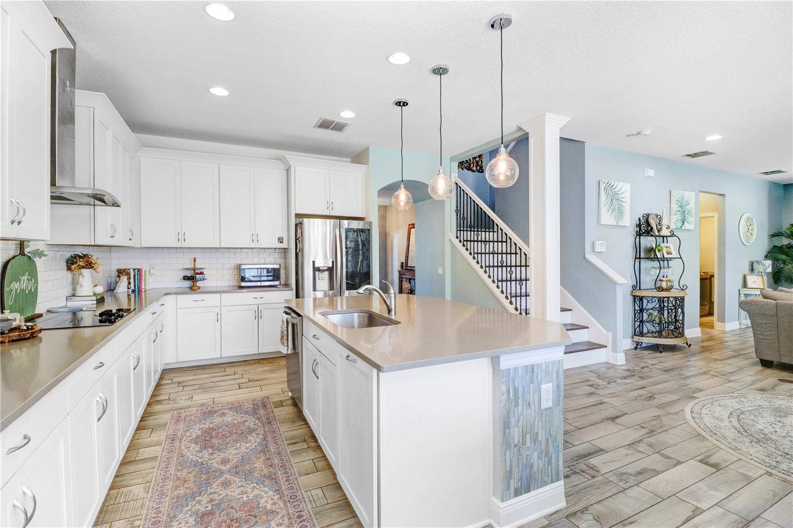 19472 LONG LAKE RANCH BOULEVARD, Lutz, FL 33558 19472 LONG LAKE RANCH BOULEVARD, Lutz, FL 33558