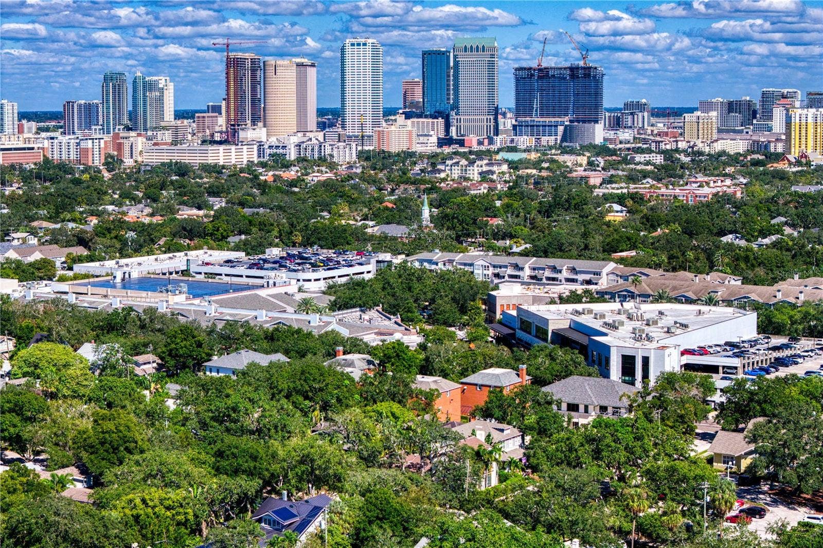 913 S BRUCE STREET, Tampa, FL 33606 Hyde Park Village a few Blocks Away