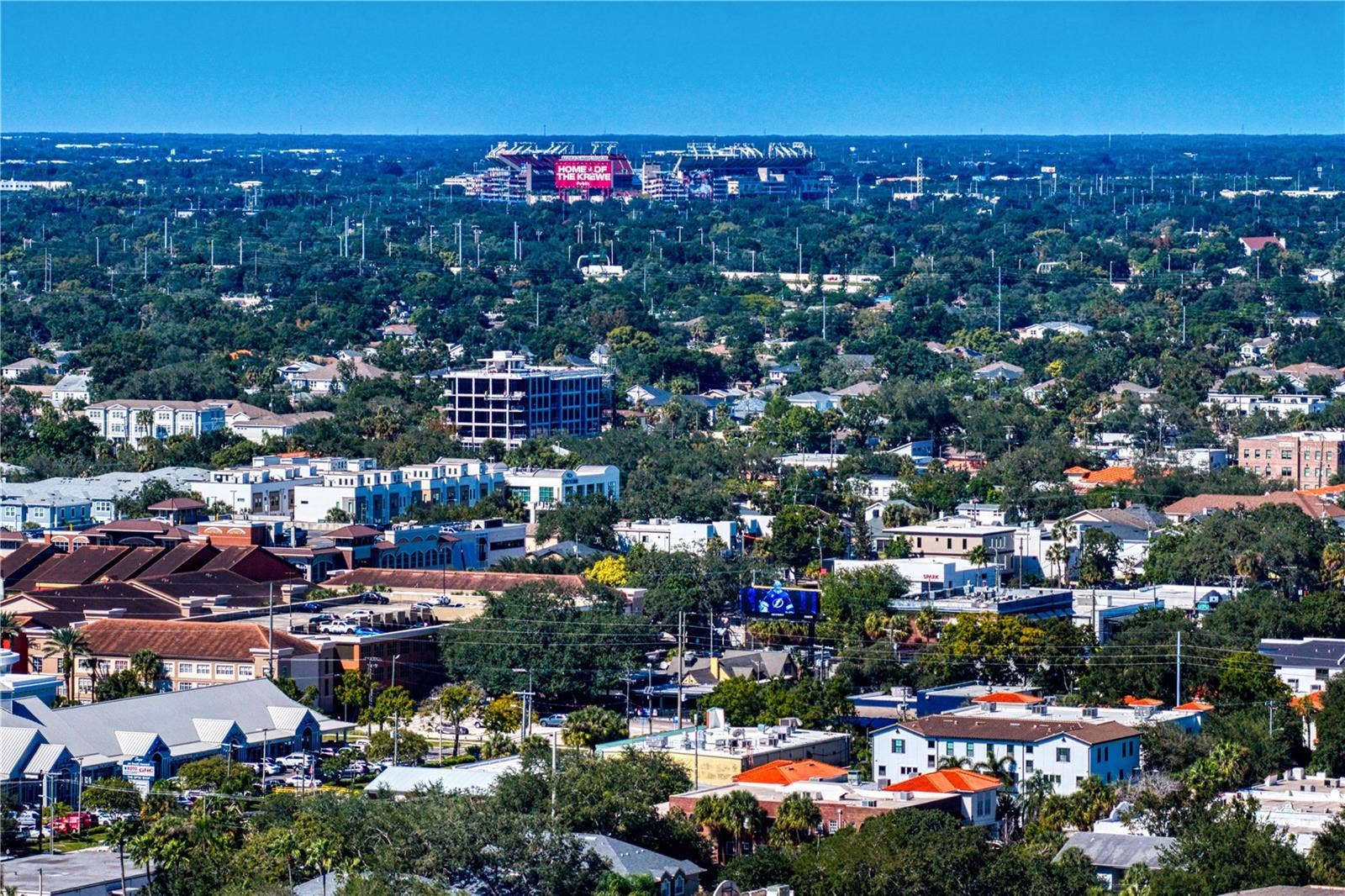 913 S BRUCE STREET, Tampa, FL 33606 Hyde Park is by far the best location, 15 mins to the Bucs and New Rays Stadium