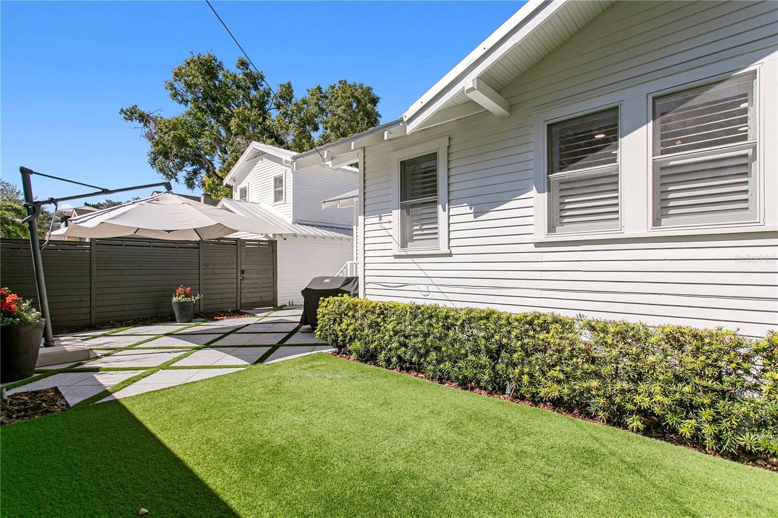 913 S BRUCE STREET, Tampa, FL 33606 Perfect Space for entertaining