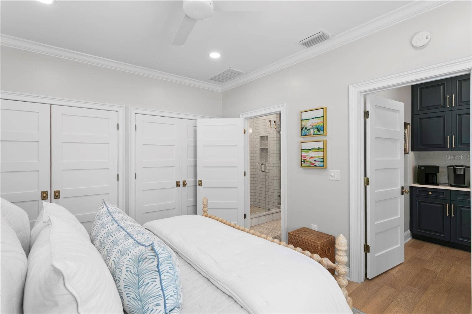 913 S BRUCE STREET, Tampa, FL 33606 Built in Closets