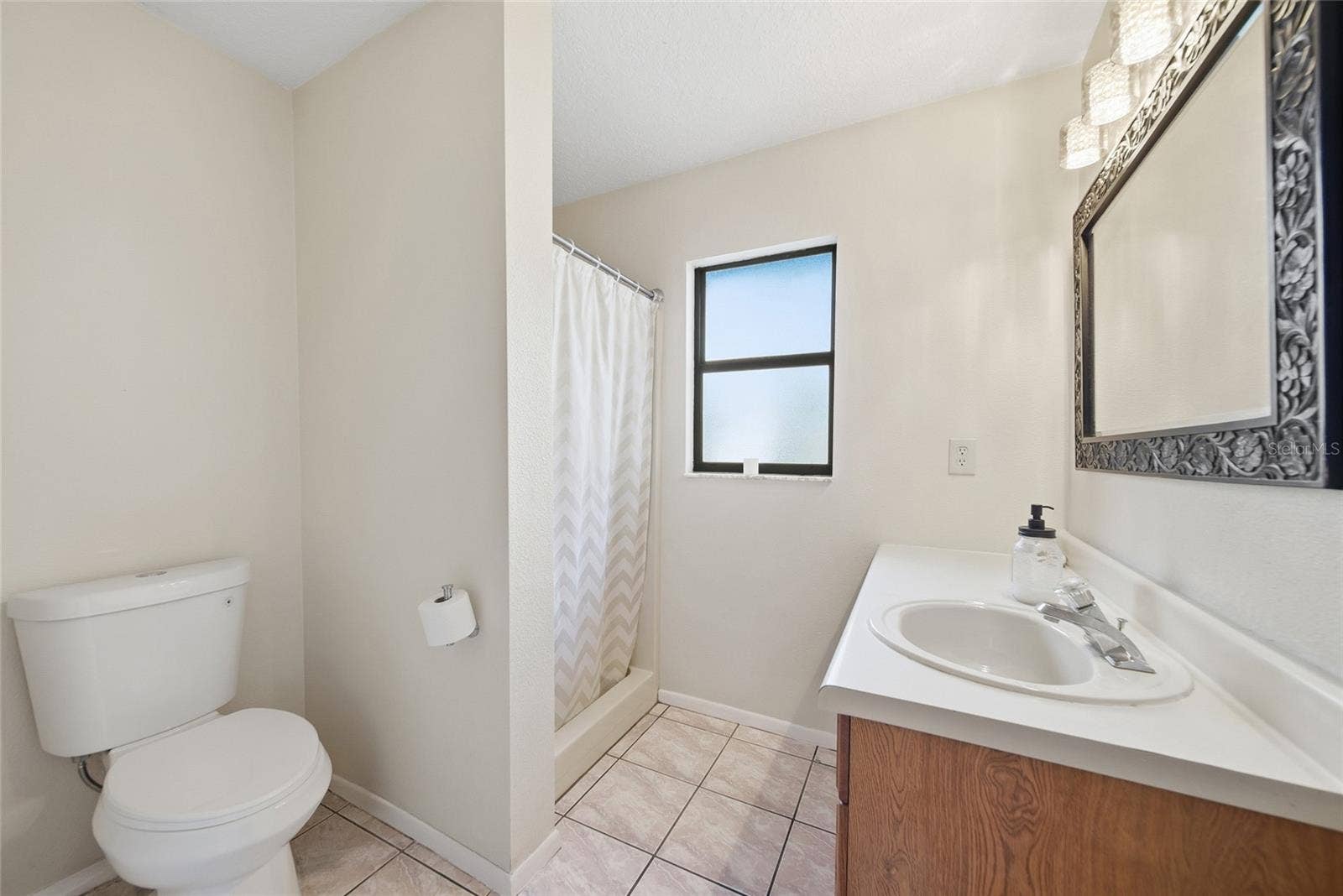 12234 PHYLLIS LANE, Hudson, FL 34669 In Law Suite bathroom