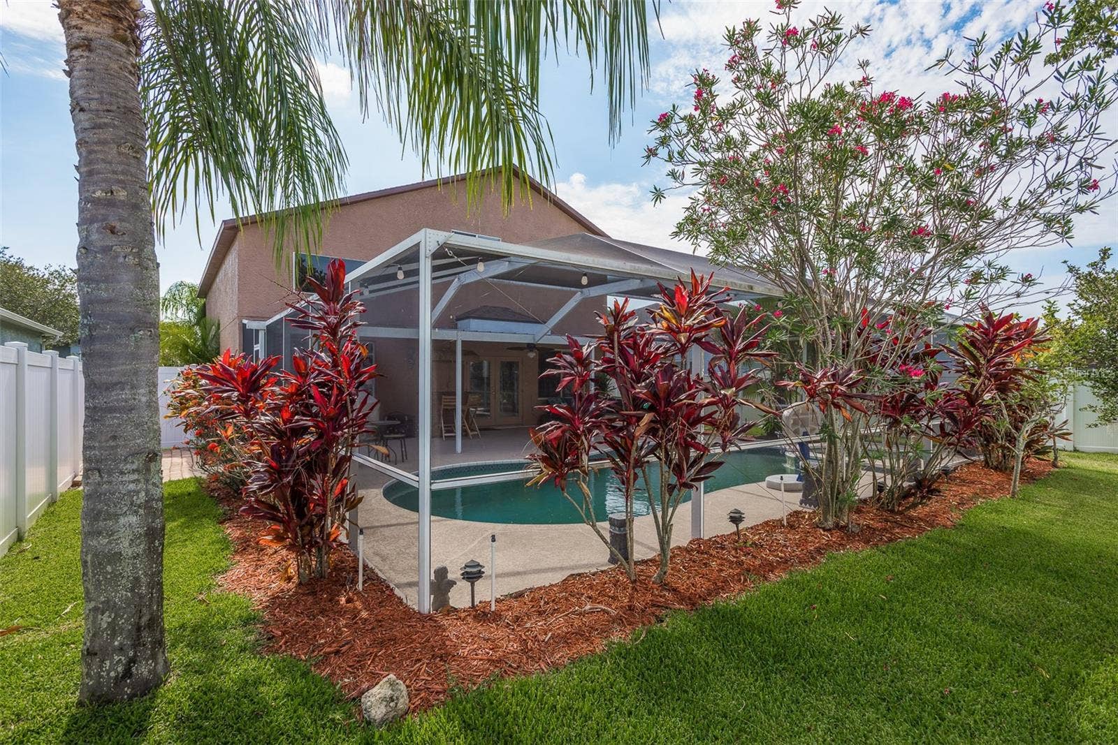 1633 SHADY OAKS DRIVE, Oldsmar, FL 34677 1633 SHADY OAKS DRIVE, Oldsmar, FL 34677