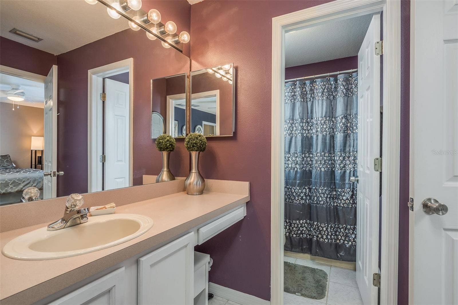 1633 SHADY OAKS DRIVE, Oldsmar, FL 34677 1633 SHADY OAKS DRIVE, Oldsmar, FL 34677