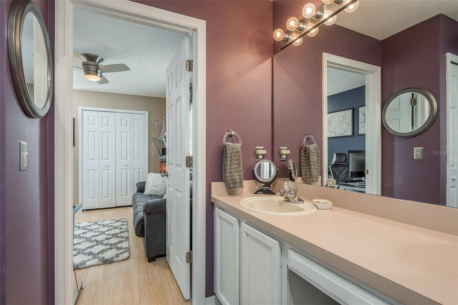 1633 SHADY OAKS DRIVE, Oldsmar, FL 34677 1633 SHADY OAKS DRIVE, Oldsmar, FL 34677