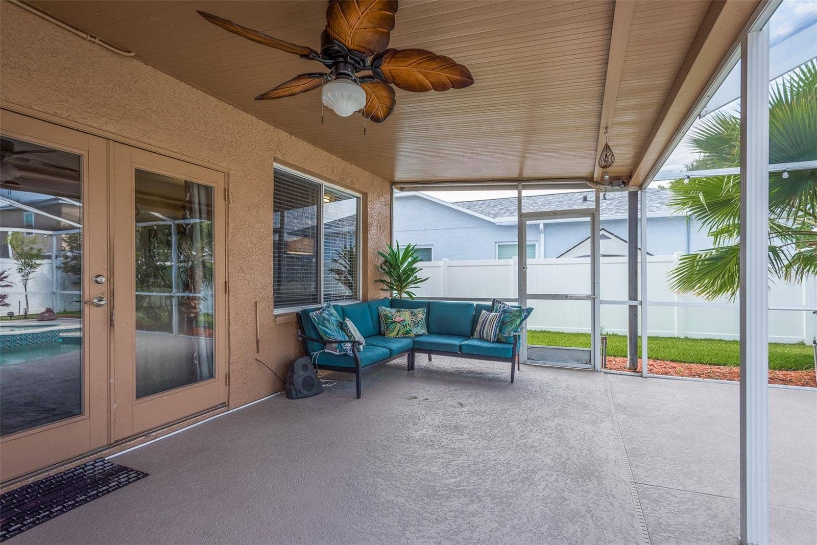 1633 SHADY OAKS DRIVE, Oldsmar, FL 34677 1633 SHADY OAKS DRIVE, Oldsmar, FL 34677