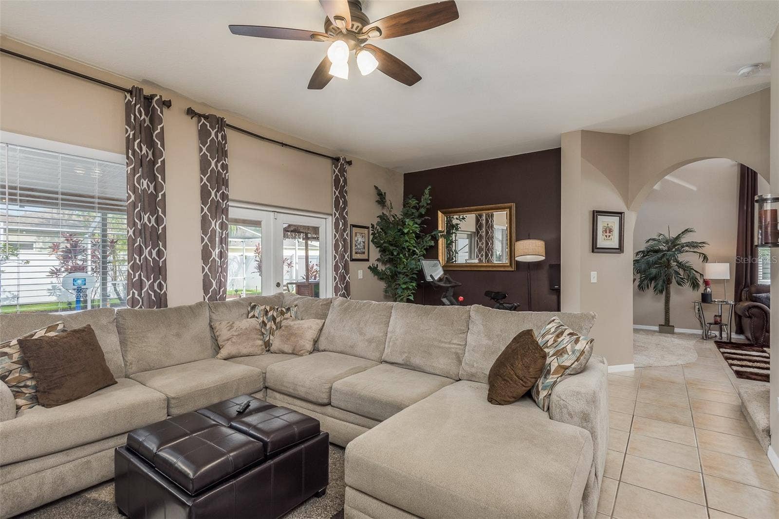 1633 SHADY OAKS DRIVE, Oldsmar, FL 34677 1633 SHADY OAKS DRIVE, Oldsmar, FL 34677