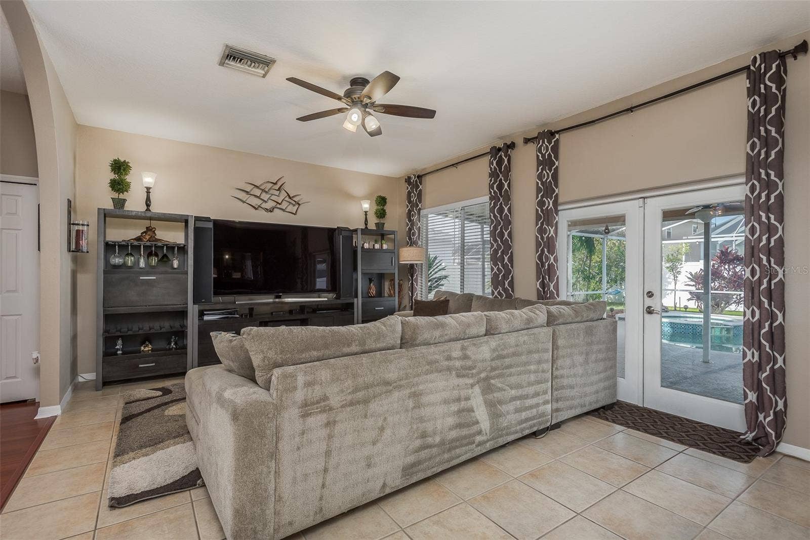 1633 SHADY OAKS DRIVE, Oldsmar, FL 34677 1633 SHADY OAKS DRIVE, Oldsmar, FL 34677