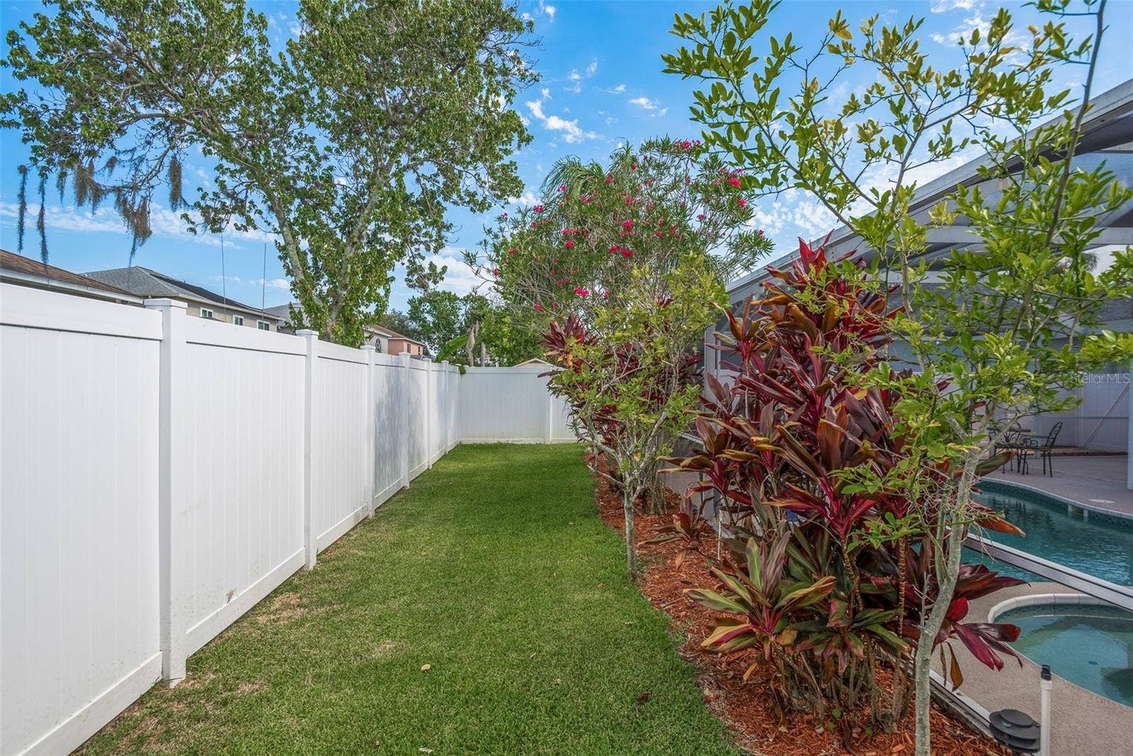 1633 SHADY OAKS DRIVE, Oldsmar, FL 34677 1633 SHADY OAKS DRIVE, Oldsmar, FL 34677