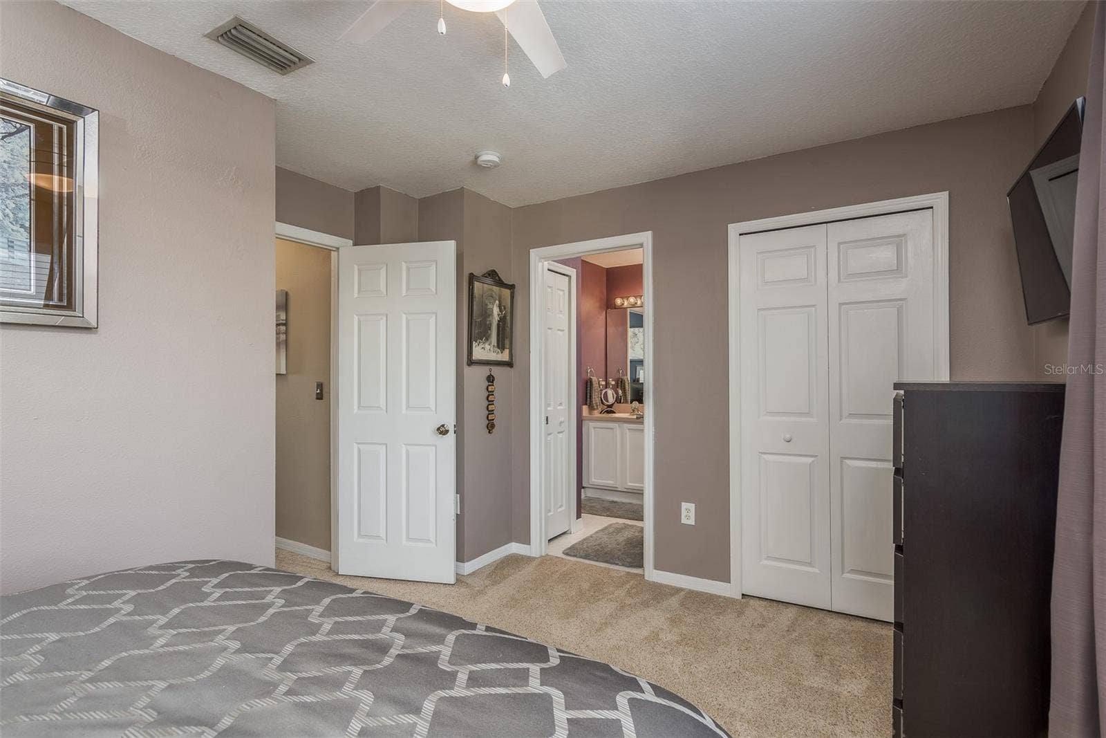 1633 SHADY OAKS DRIVE, Oldsmar, FL 34677 1633 SHADY OAKS DRIVE, Oldsmar, FL 34677