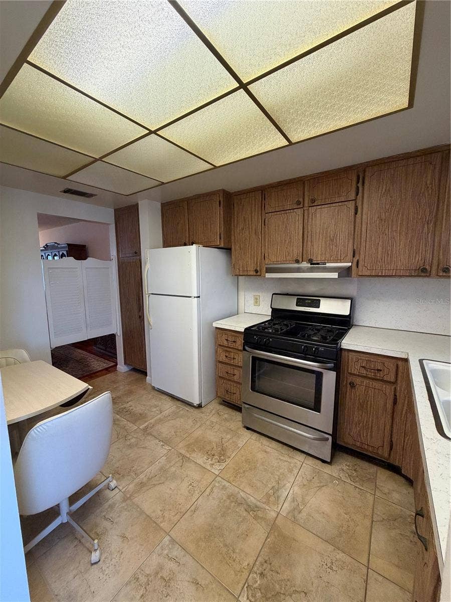1847 SHORE DRIVE S, #216, South Pasadena, FL 33707