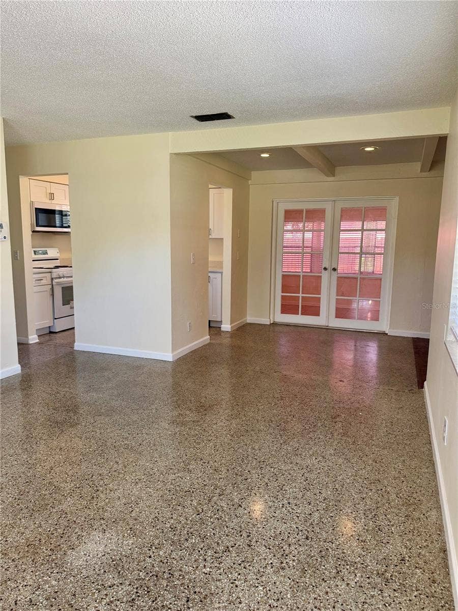 4423 W VARN AVENUE, Tampa, FL 33616 4423 W VARN AVENUE, Tampa, FL 33616