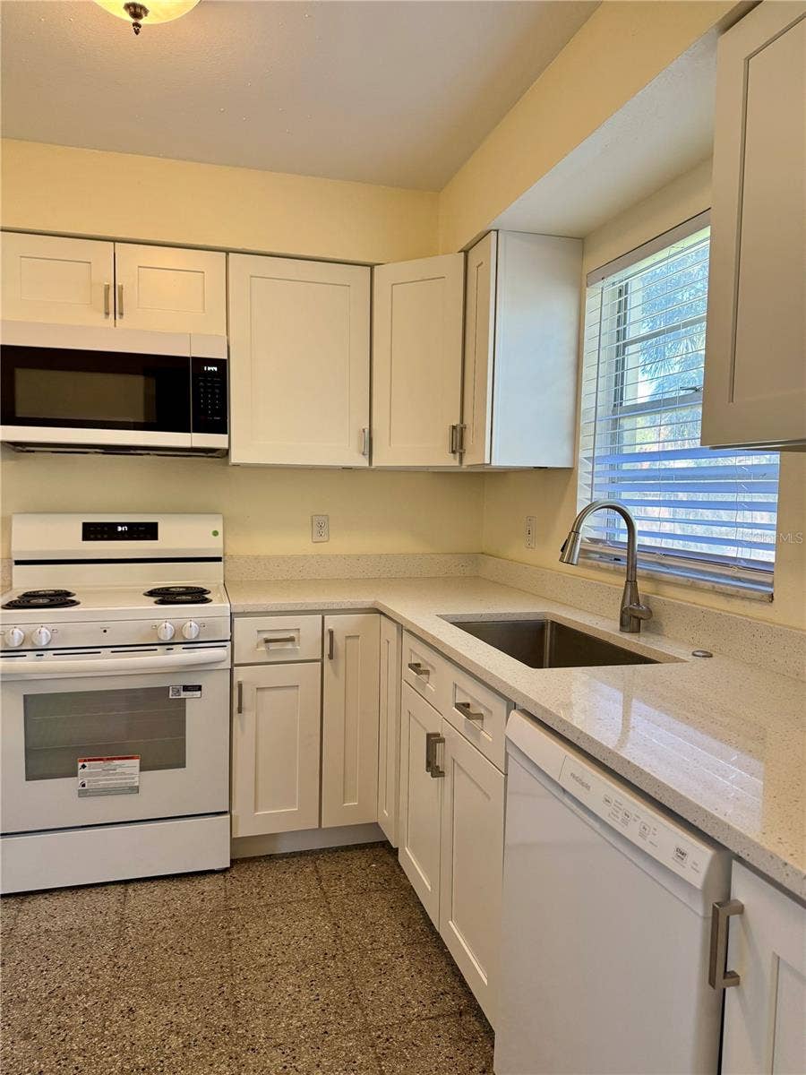 4423 W VARN AVENUE, Tampa, FL 33616 4423 W VARN AVENUE, Tampa, FL 33616