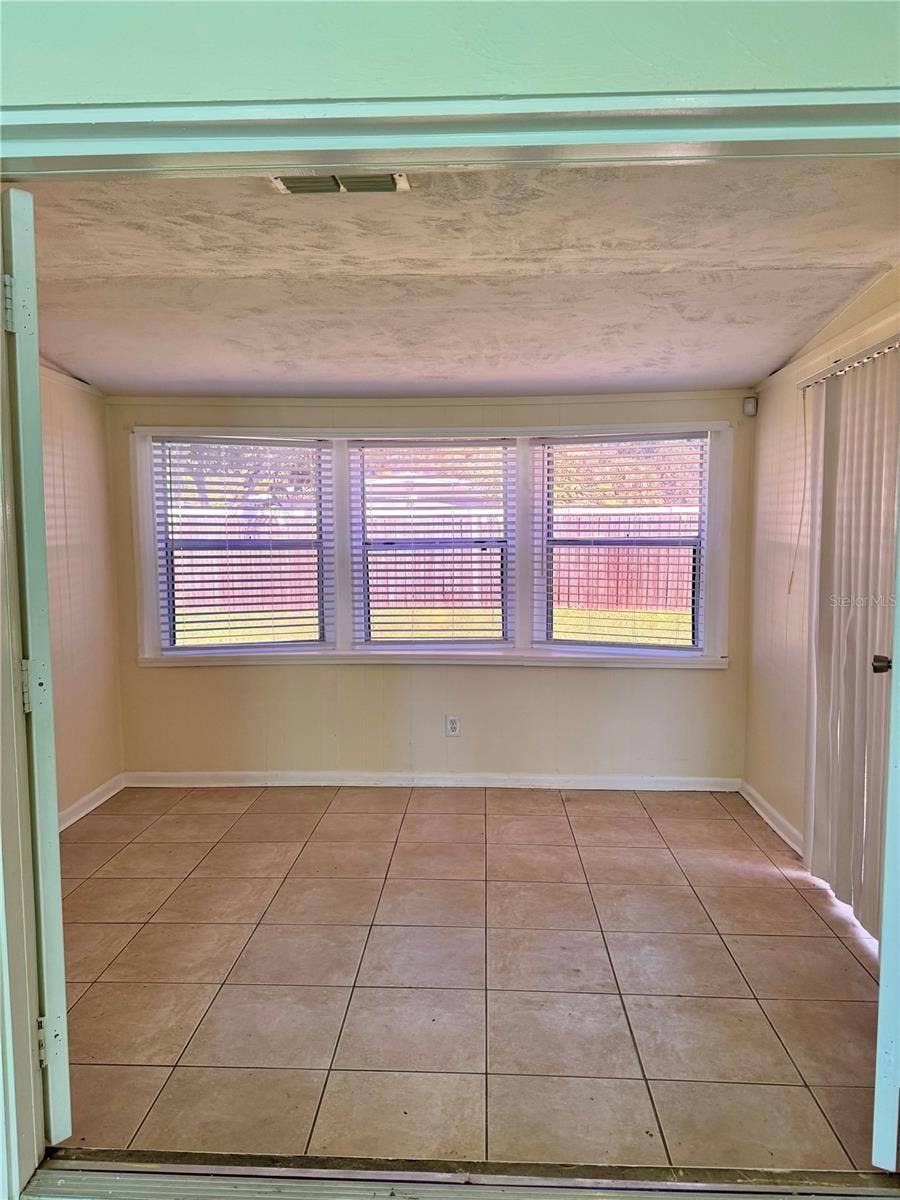 4423 W VARN AVENUE, Tampa, FL 33616 4423 W VARN AVENUE, Tampa, FL 33616