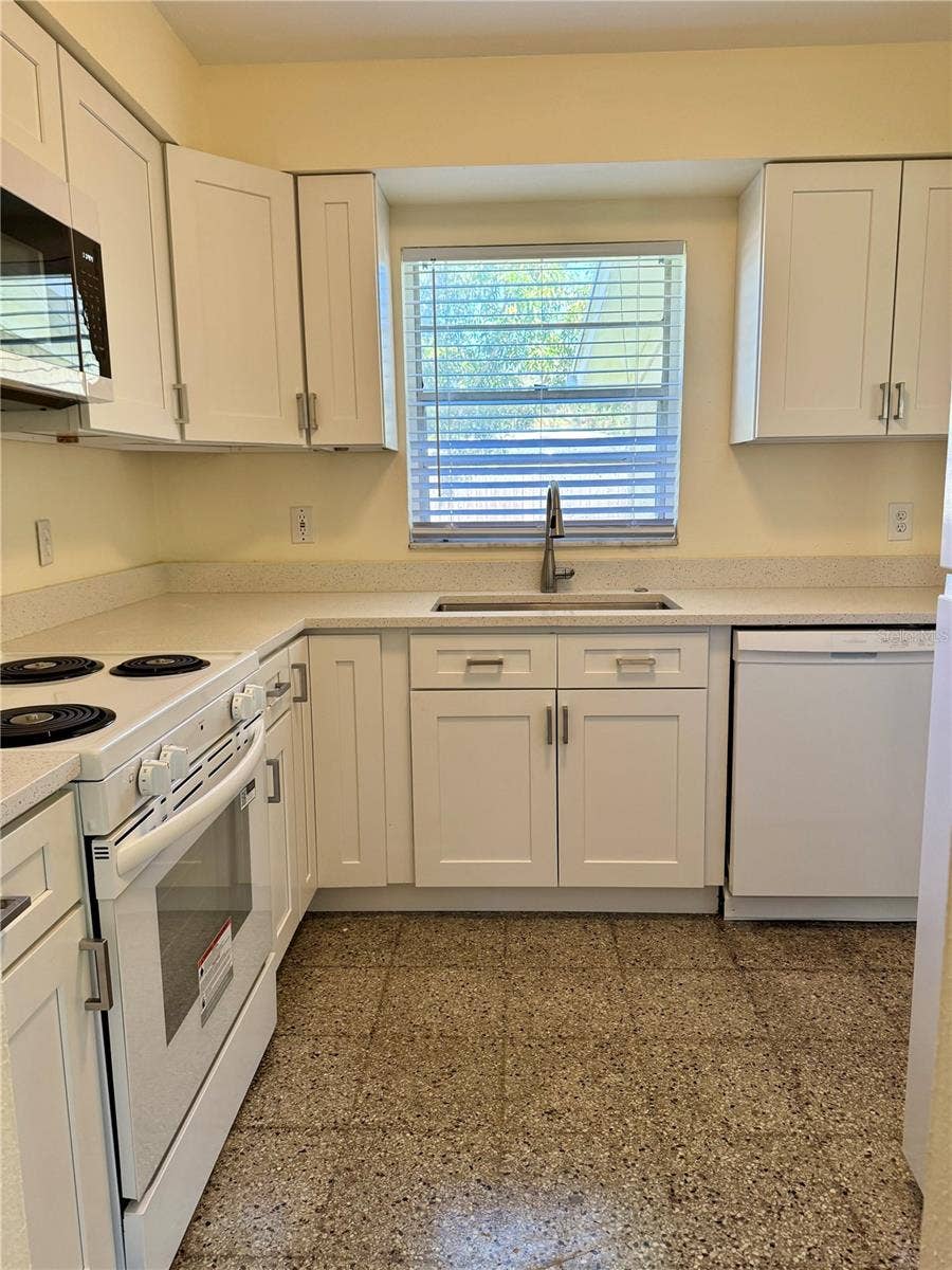 4423 W VARN AVENUE, Tampa, FL 33616 4423 W VARN AVENUE, Tampa, FL 33616