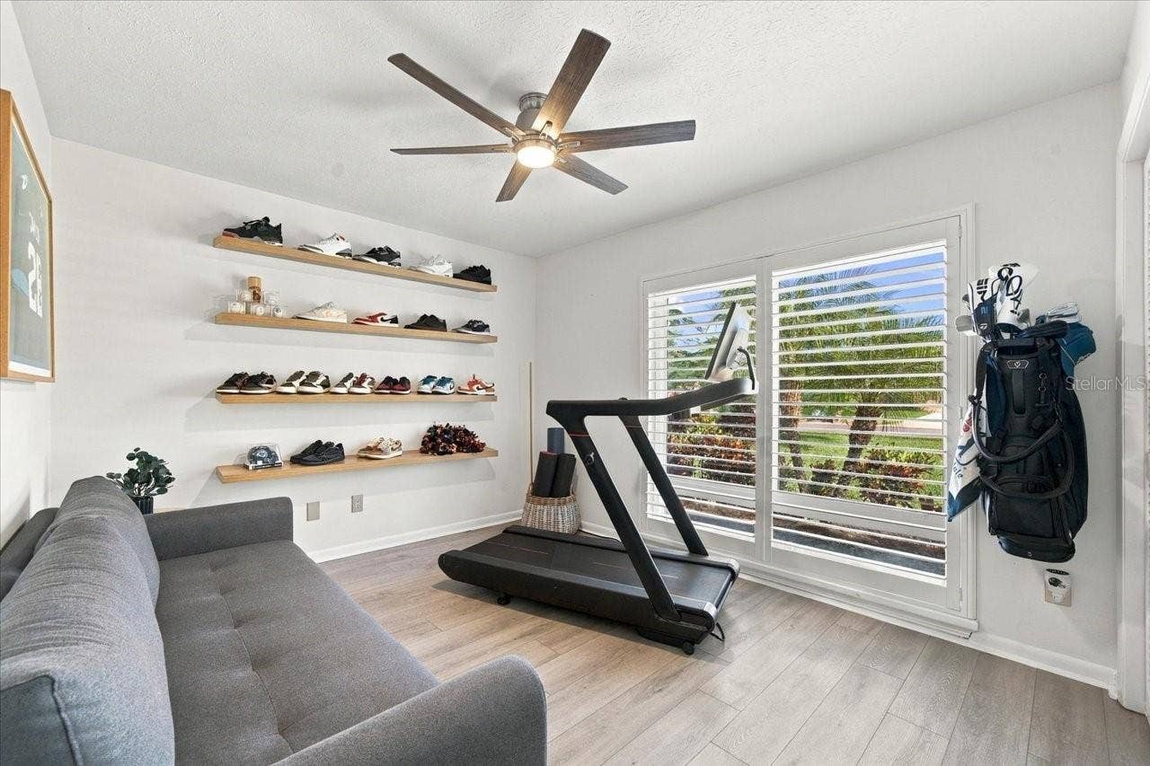 13810 LAKE VILLAGE PLACE, Tampa, FL 33618