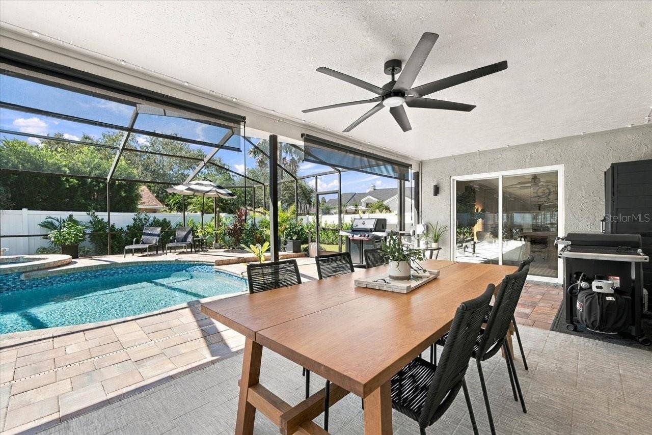 13810 LAKE VILLAGE PLACE, Tampa, FL 33618