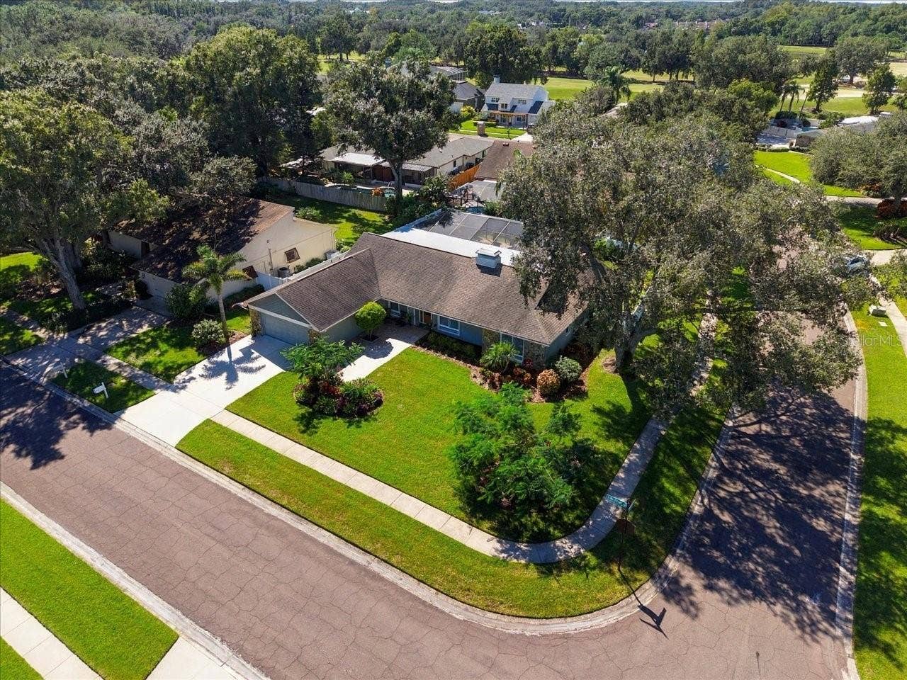 13810 LAKE VILLAGE PLACE, Tampa, FL 33618