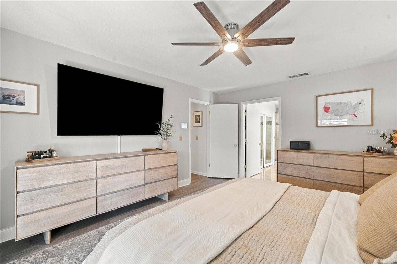 13810 LAKE VILLAGE PLACE, Tampa, FL 33618