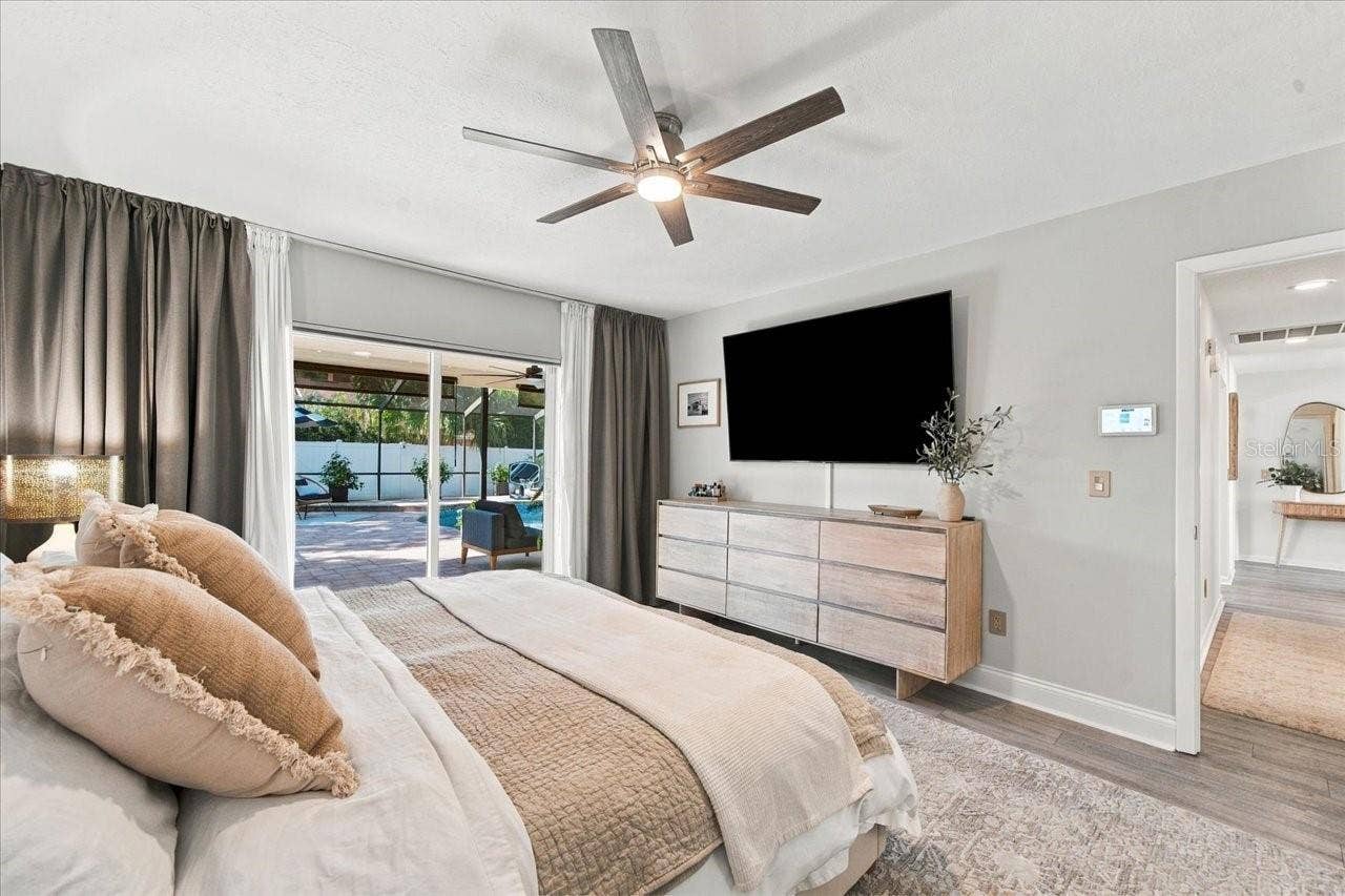 13810 LAKE VILLAGE PLACE, Tampa, FL 33618
