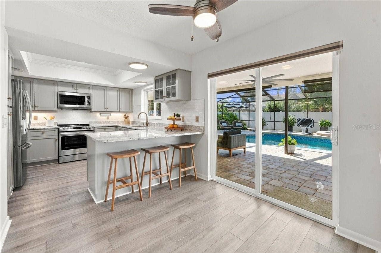 13810 LAKE VILLAGE PLACE, Tampa, FL 33618