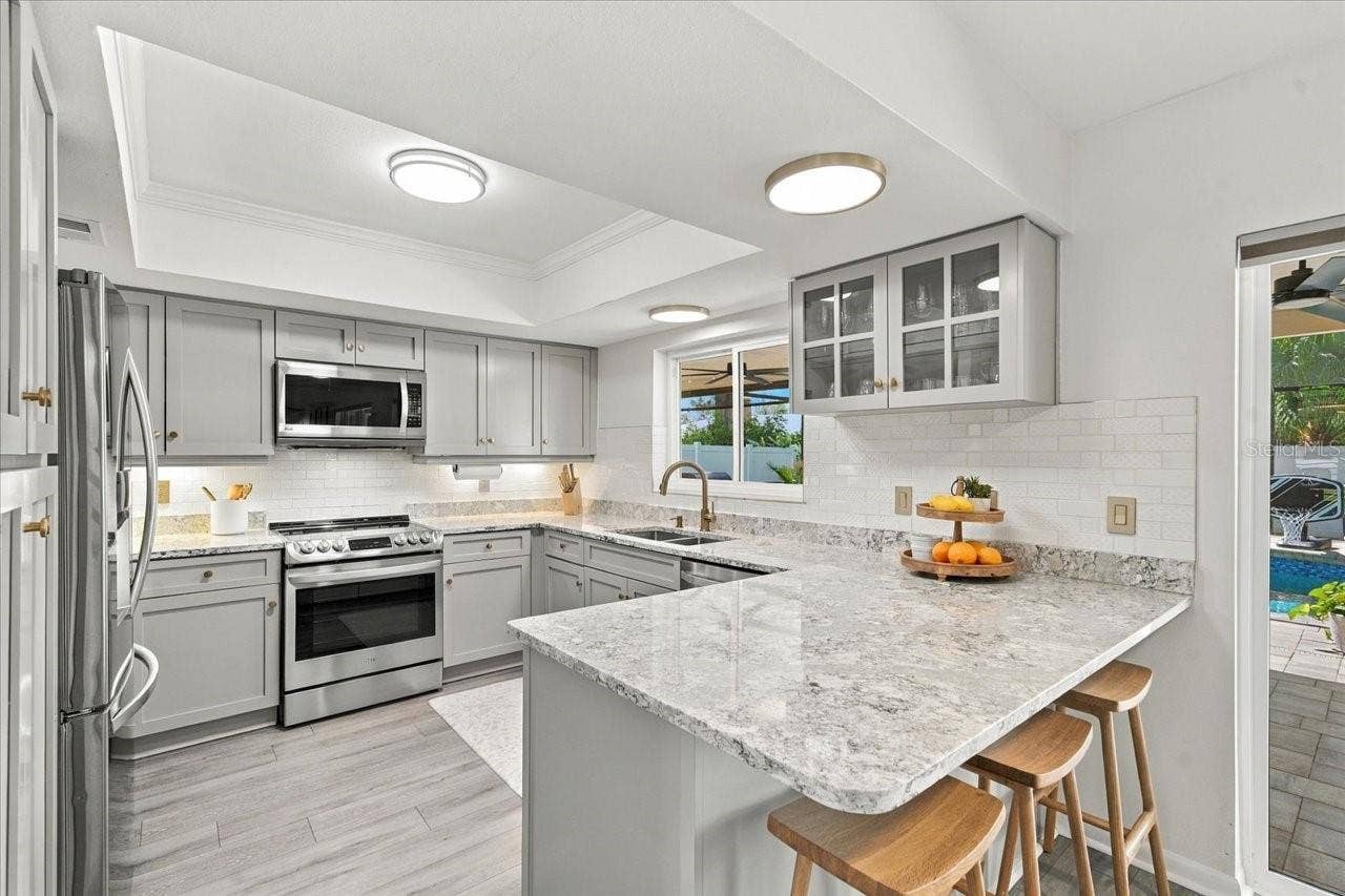 13810 LAKE VILLAGE PLACE, Tampa, FL 33618