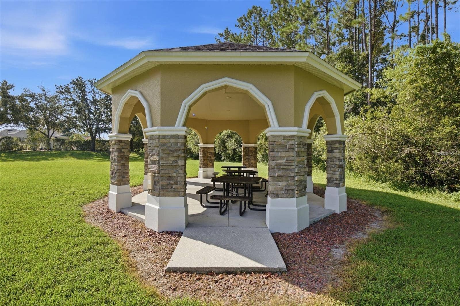 2928 DEVONOAK BOULEVARD, Land O Lakes, FL 34638 Community Gazebo
