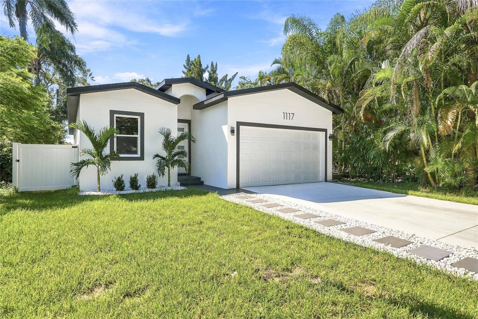 1117 15TH AVENUE NW, Largo, FL 33770 1117 15TH AVENUE NW, Largo, FL 33770