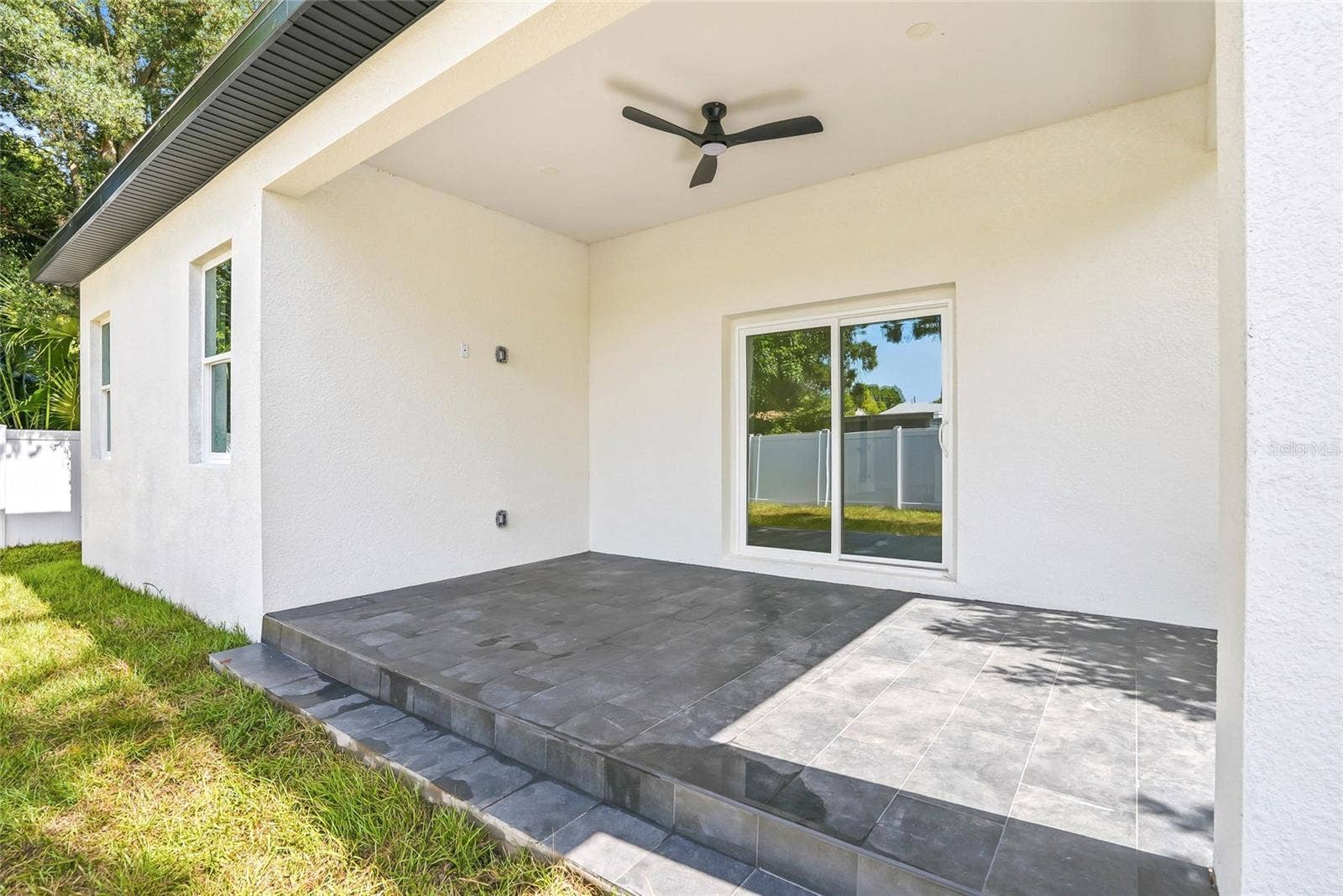 1117 15TH AVENUE NW, Largo, FL 33770 1117 15TH AVENUE NW, Largo, FL 33770