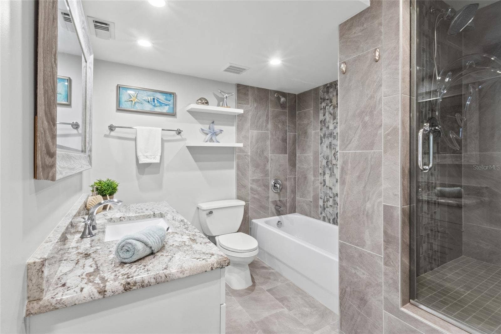 17920 GULF BOULEVARD, #302, Redington Shores, FL 33708 Primary bathroom