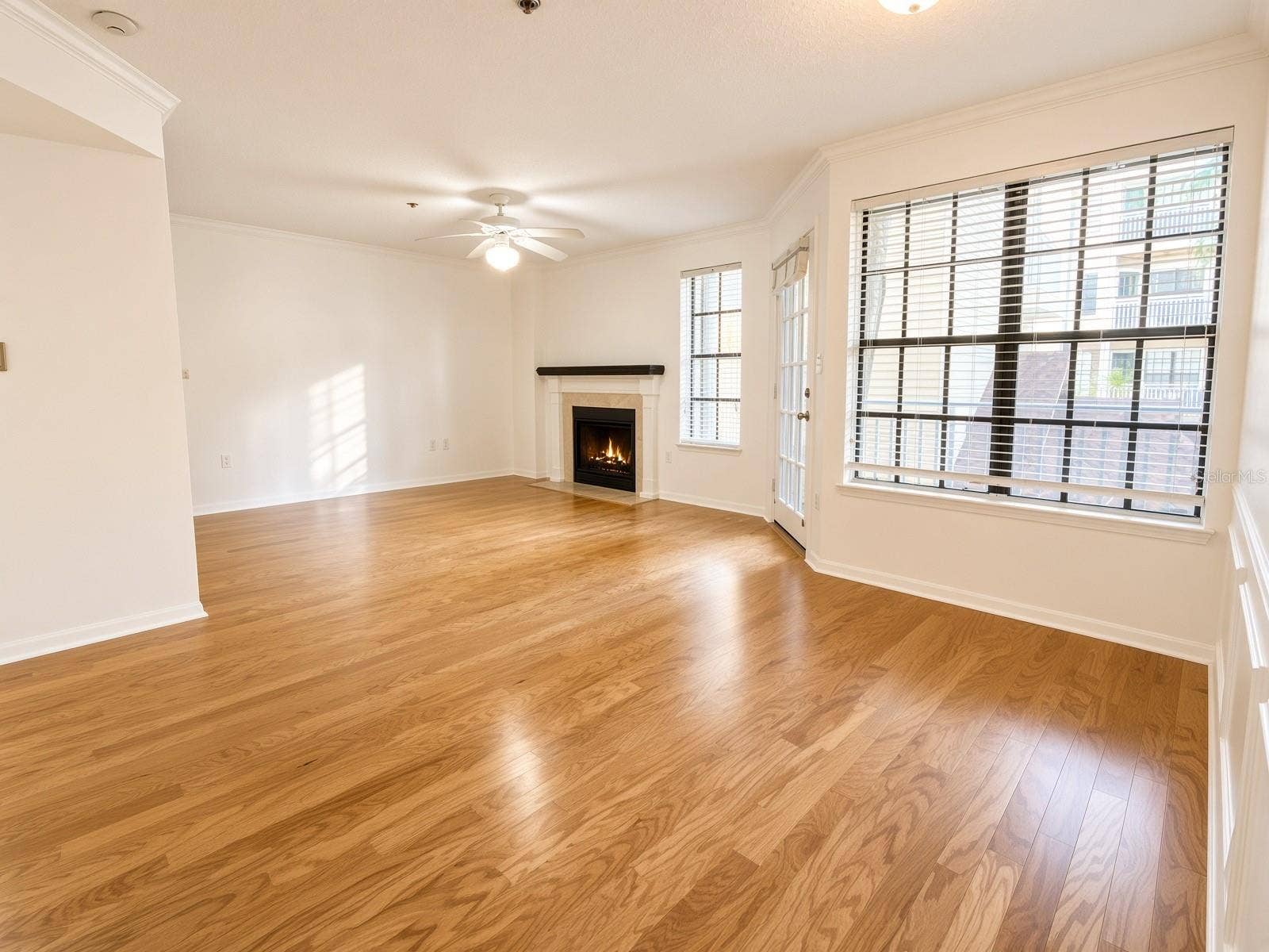 1000 W HORATIO STREET, #132, Tampa, FL 33606 Living Room