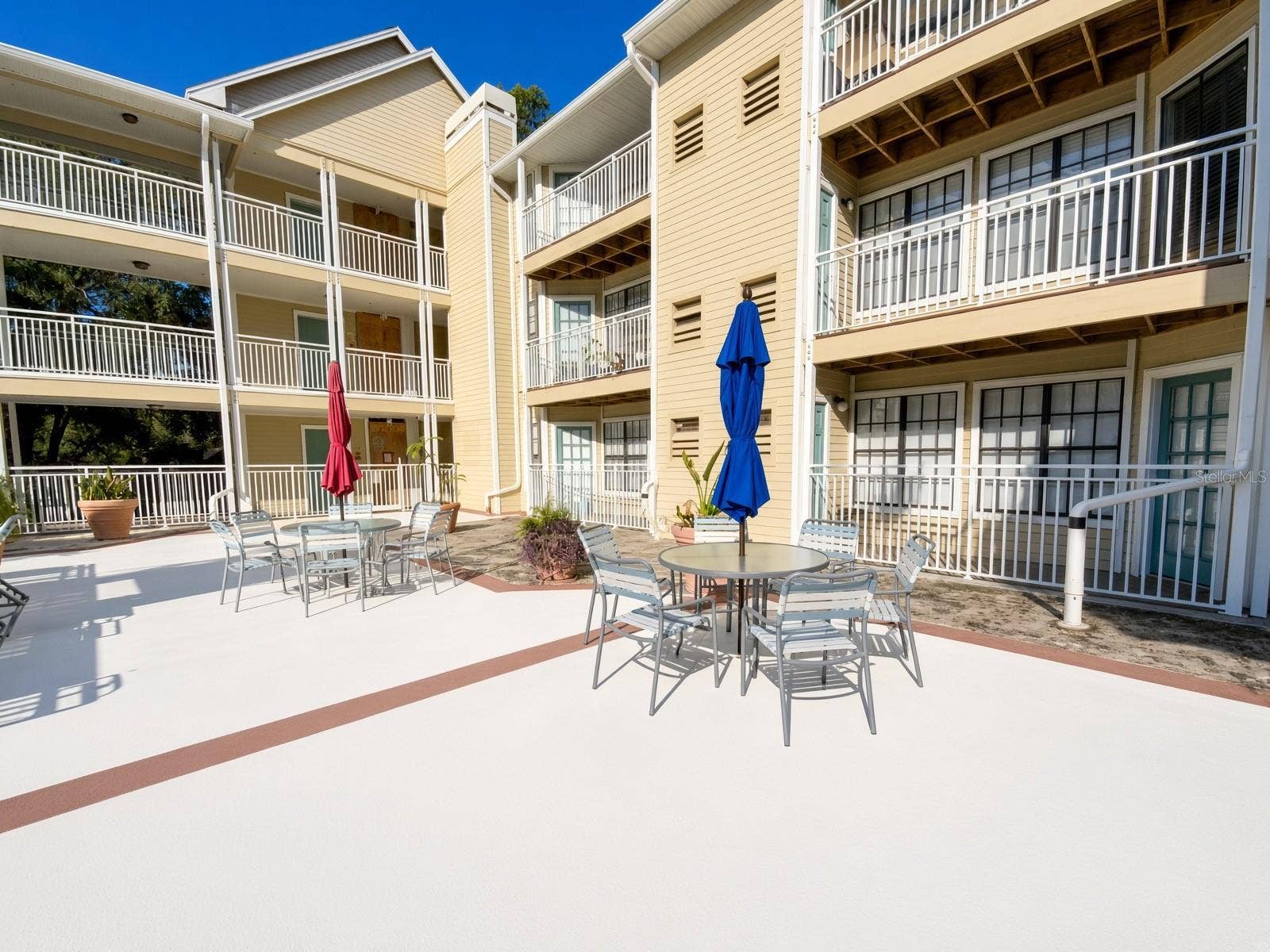 1000 W HORATIO STREET, #132, Tampa, FL 33606 Community Pool