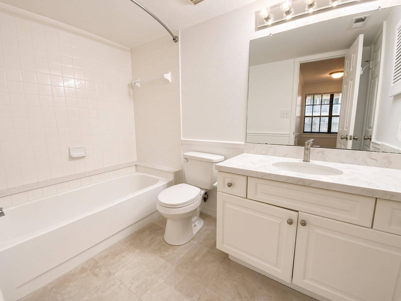 1000 W HORATIO STREET, #132, Tampa, FL 33606 Bathroom