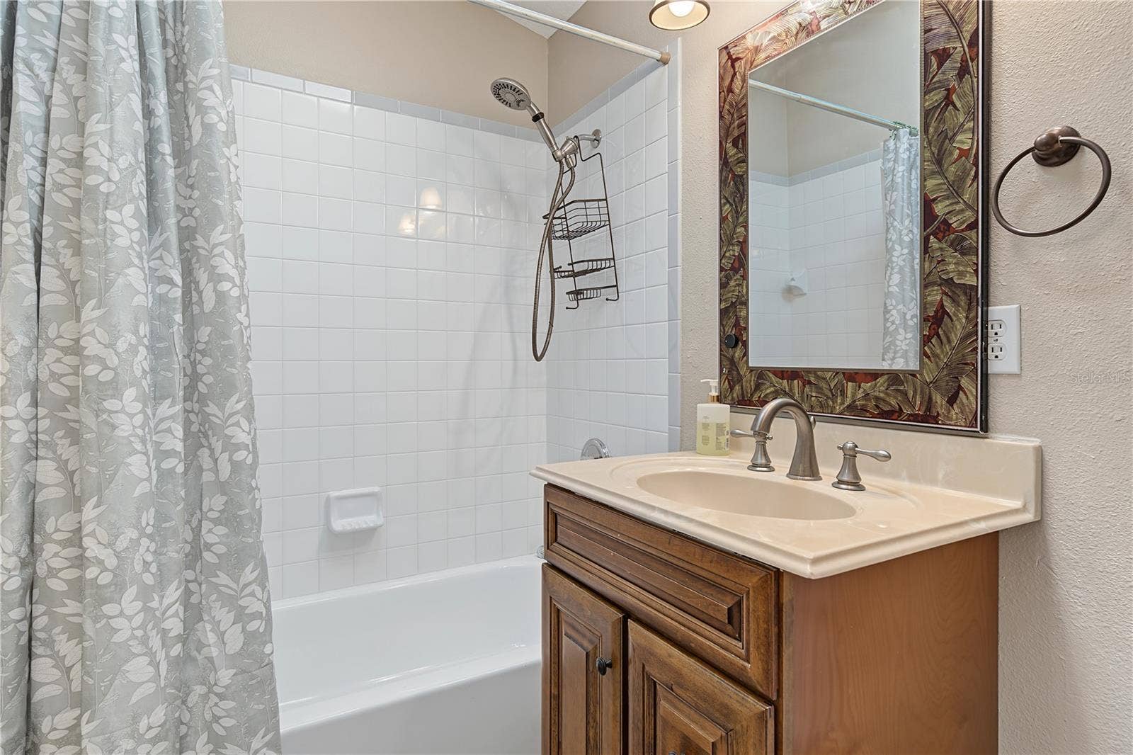 631 4TH AVENUE N, Safety Harbor, FL 34695 631 4TH AVENUE N, Safety Harbor, FL 34695