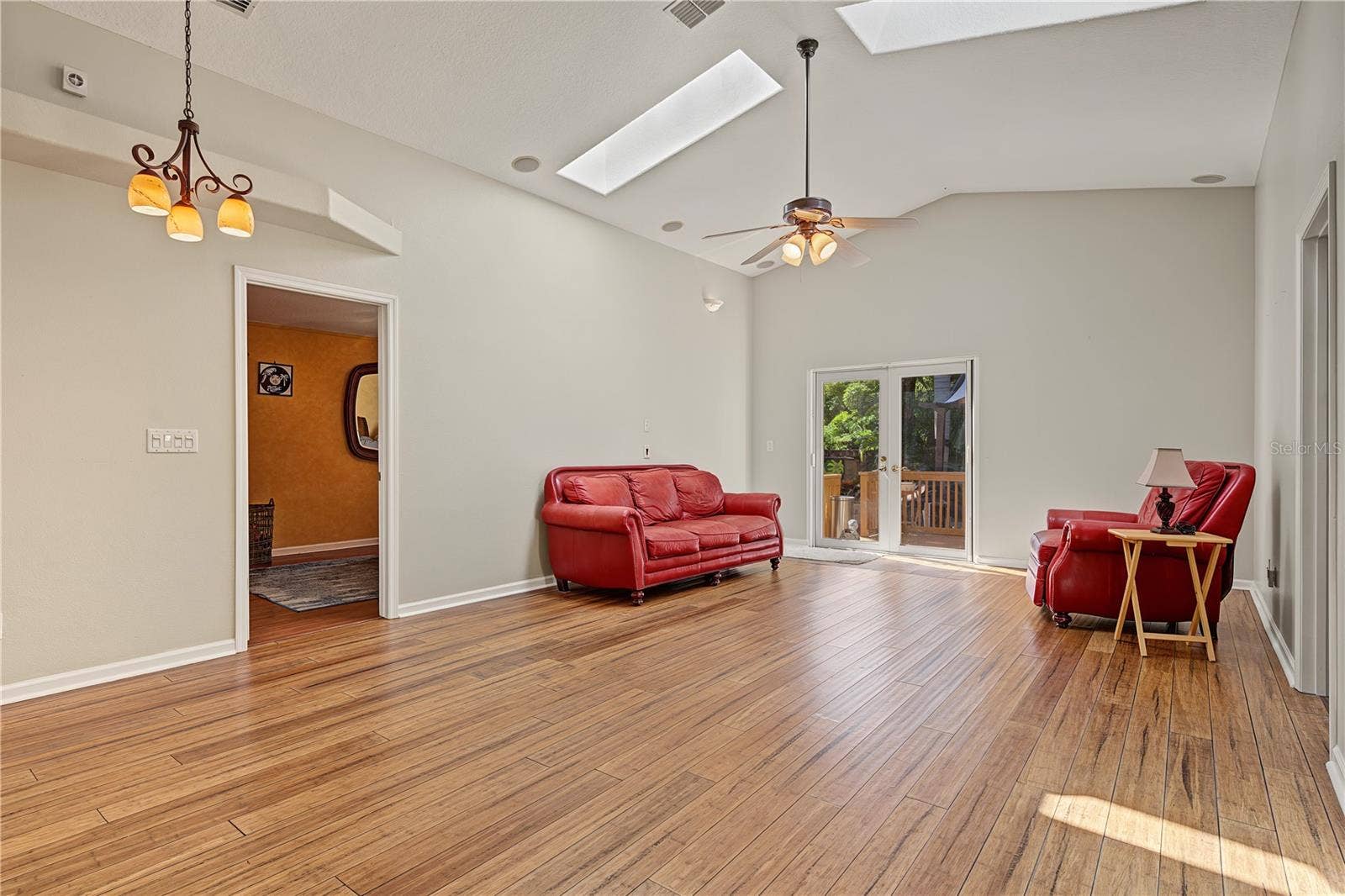 631 4TH AVENUE N, Safety Harbor, FL 34695 631 4TH AVENUE N, Safety Harbor, FL 34695