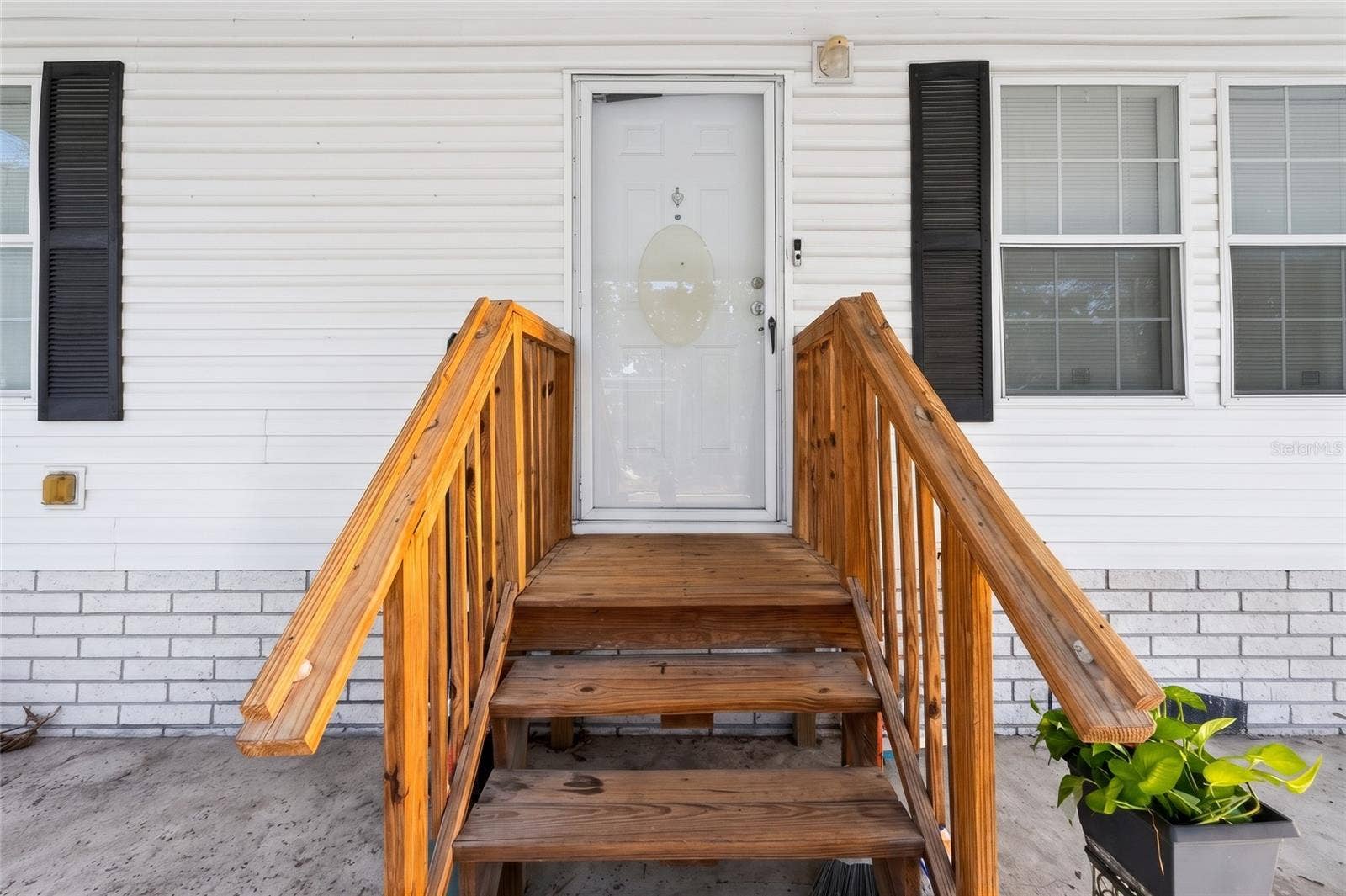 13616 LITEWOOD DRIVE, Hudson, FL 34669 13616 LITEWOOD DRIVE, Hudson, FL 34669