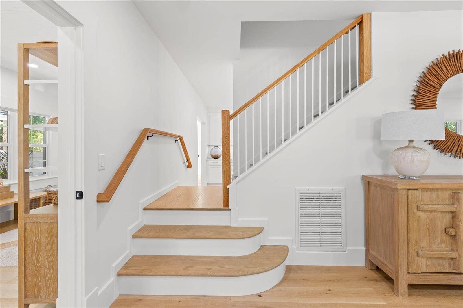 816 15TH AVENUE NE, St Petersburg, FL 33704 816 15TH AVENUE NE, St Petersburg, FL 33704