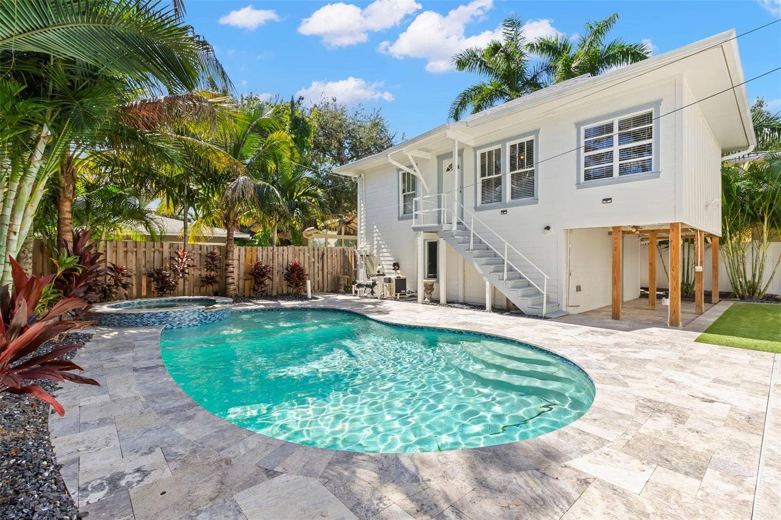 816 15TH AVENUE NE, St Petersburg, FL 33704 816 15TH AVENUE NE, St Petersburg, FL 33704