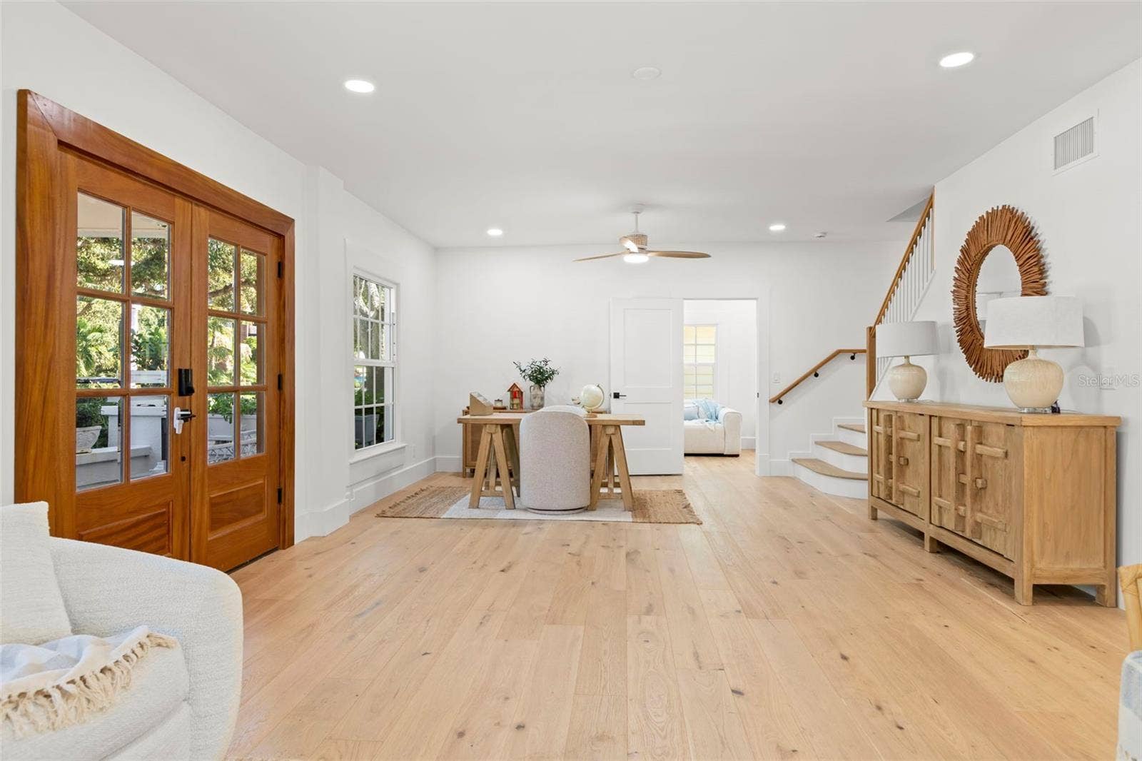 816 15TH AVENUE NE, St Petersburg, FL 33704 816 15TH AVENUE NE, St Petersburg, FL 33704