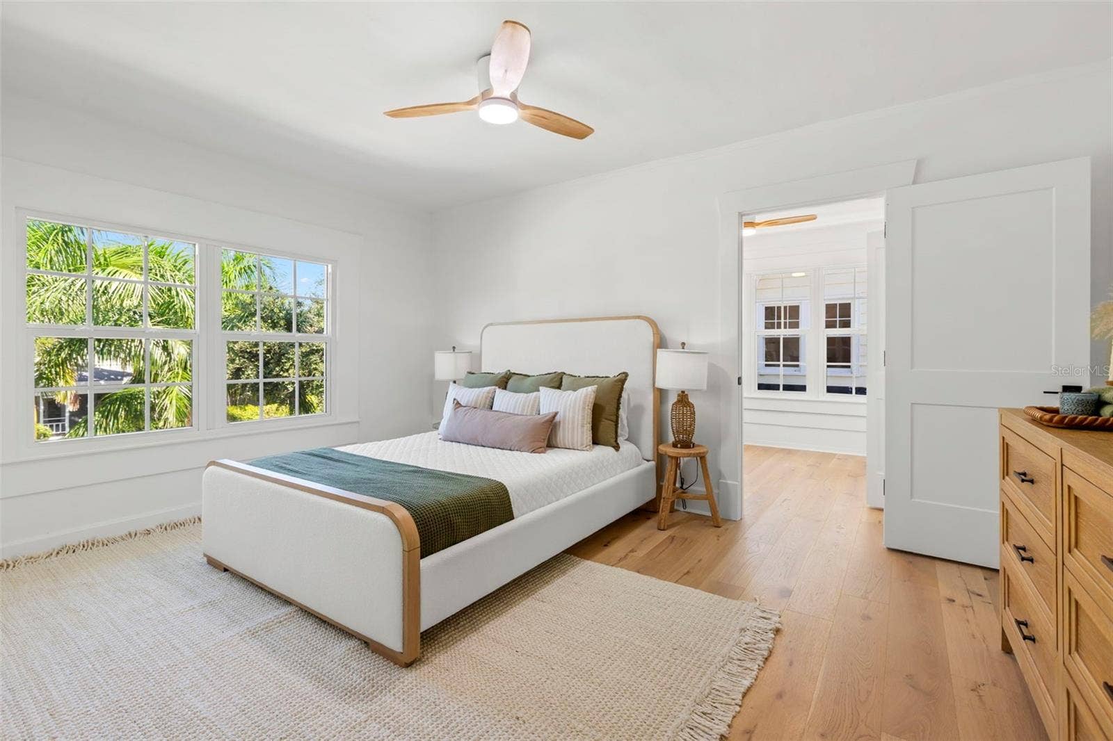 816 15TH AVENUE NE, St Petersburg, FL 33704 816 15TH AVENUE NE, St Petersburg, FL 33704