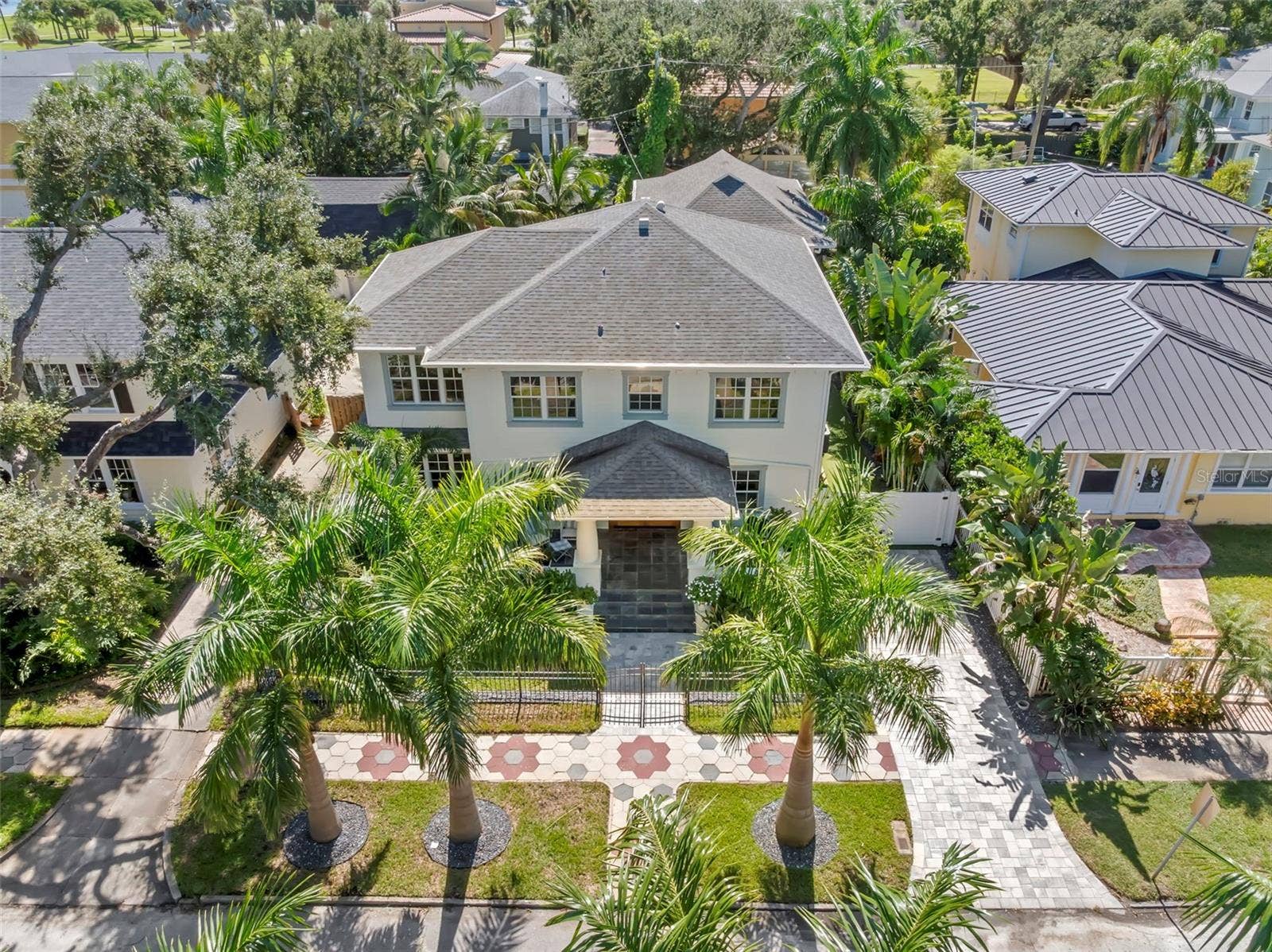 816 15TH AVENUE NE, St Petersburg, FL 33704 816 15TH AVENUE NE, St Petersburg, FL 33704