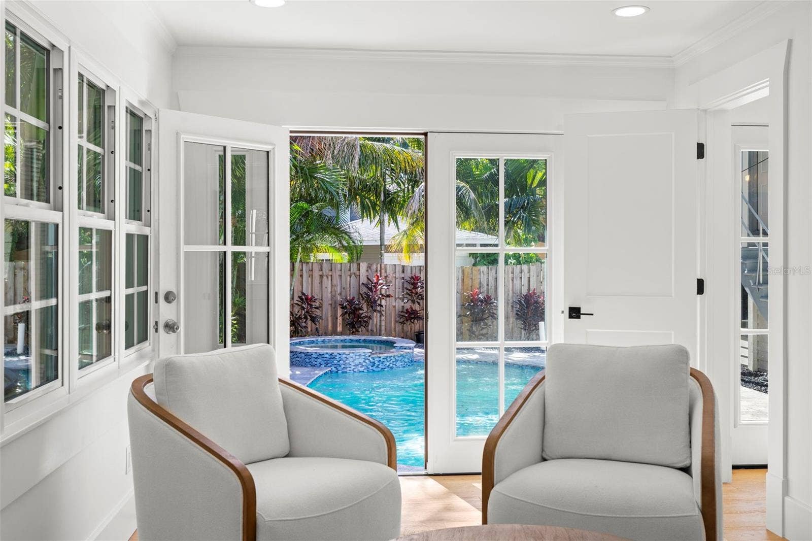 816 15TH AVENUE NE, St Petersburg, FL 33704 816 15TH AVENUE NE, St Petersburg, FL 33704