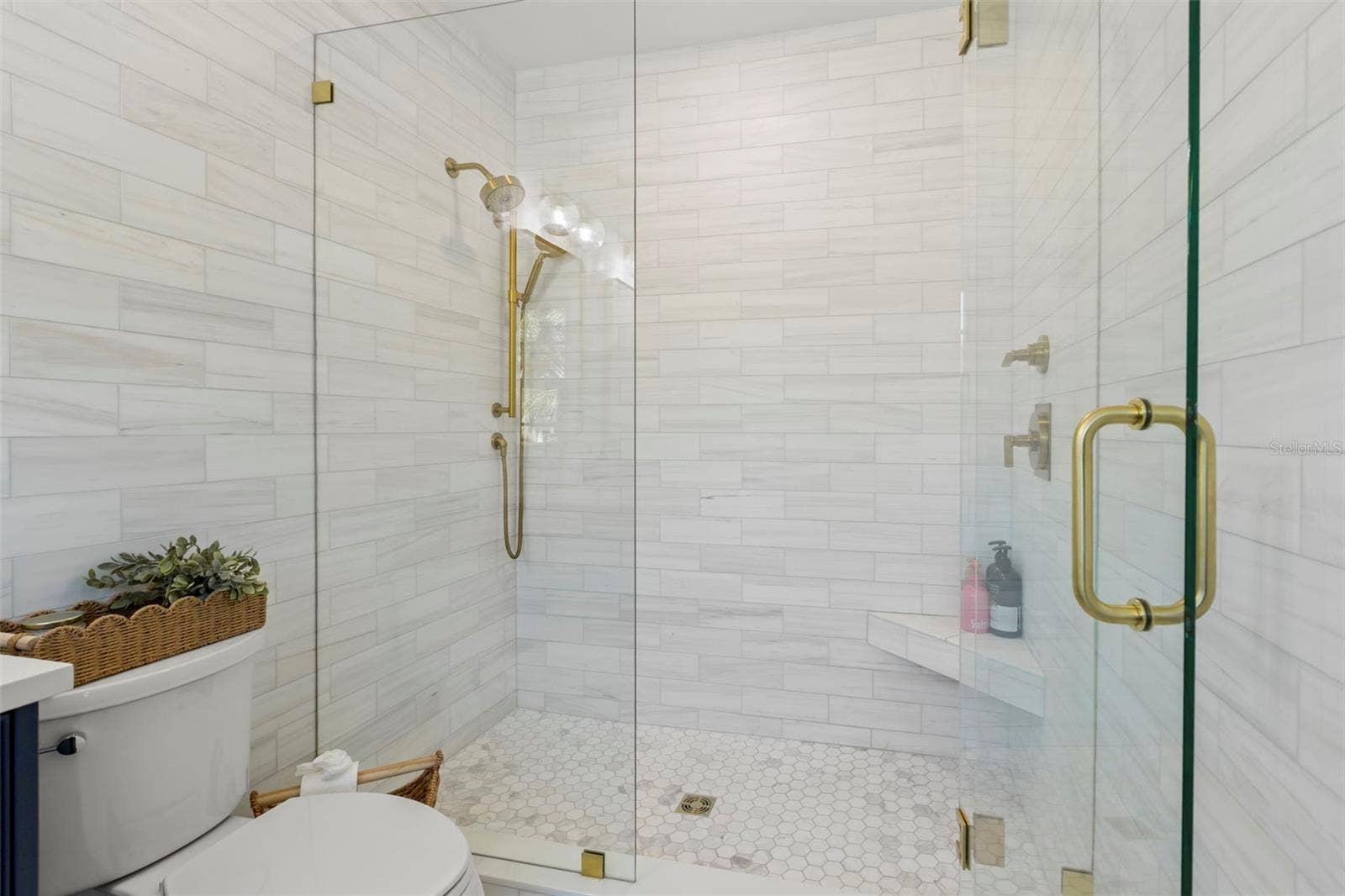 816 15TH AVENUE NE, St Petersburg, FL 33704 816 15TH AVENUE NE, St Petersburg, FL 33704