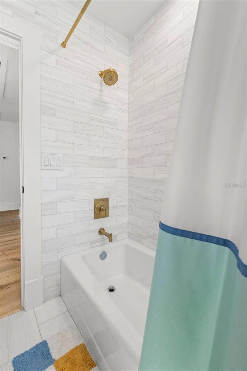 816 15TH AVENUE NE, St Petersburg, FL 33704 816 15TH AVENUE NE, St Petersburg, FL 33704