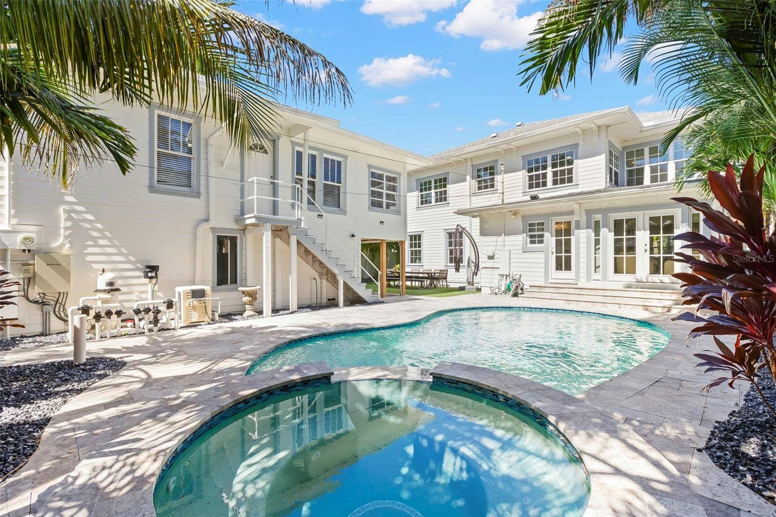 816 15TH AVENUE NE, St Petersburg, FL 33704 816 15TH AVENUE NE, St Petersburg, FL 33704