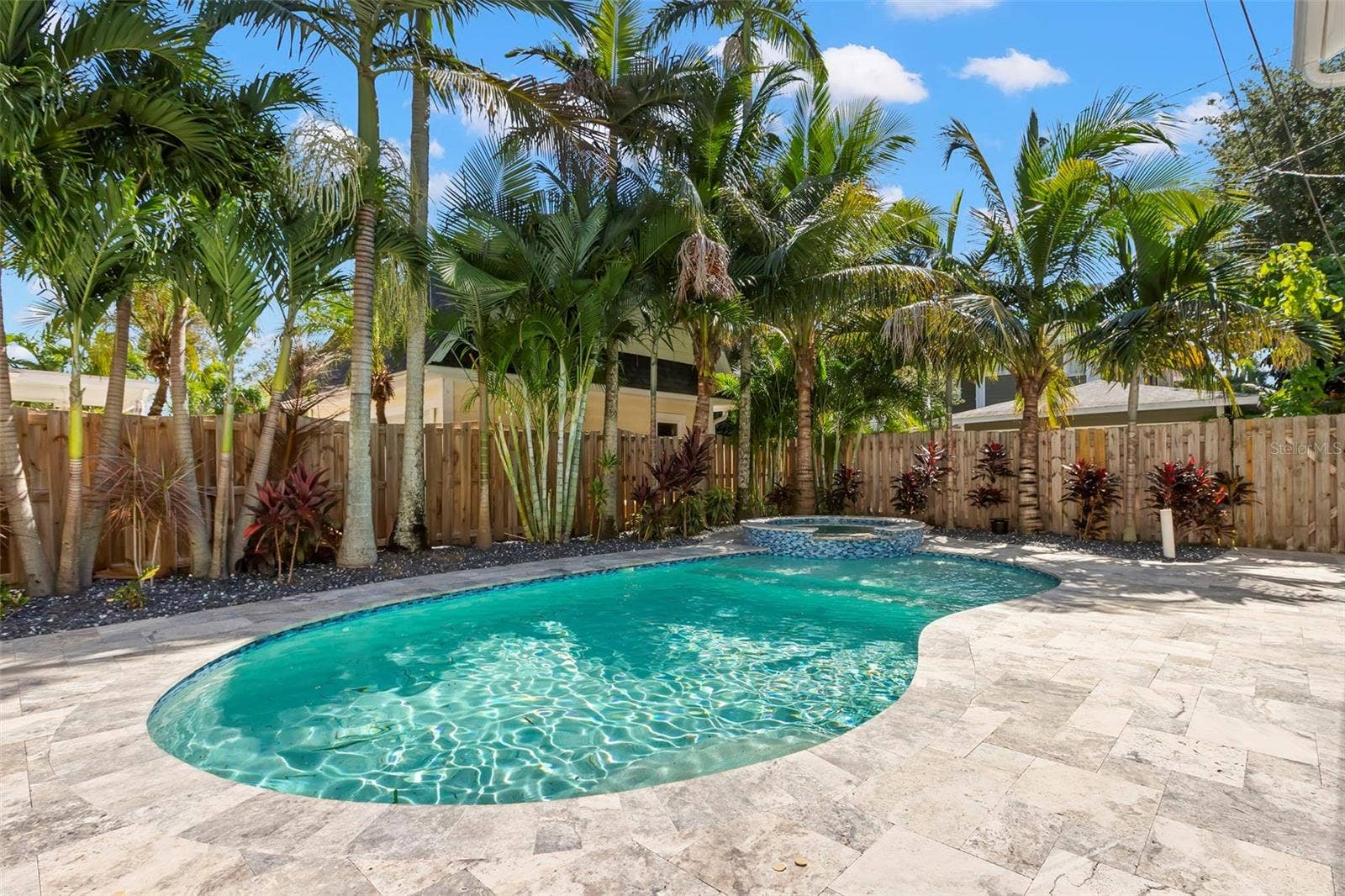 816 15TH AVENUE NE, St Petersburg, FL 33704 816 15TH AVENUE NE, St Petersburg, FL 33704