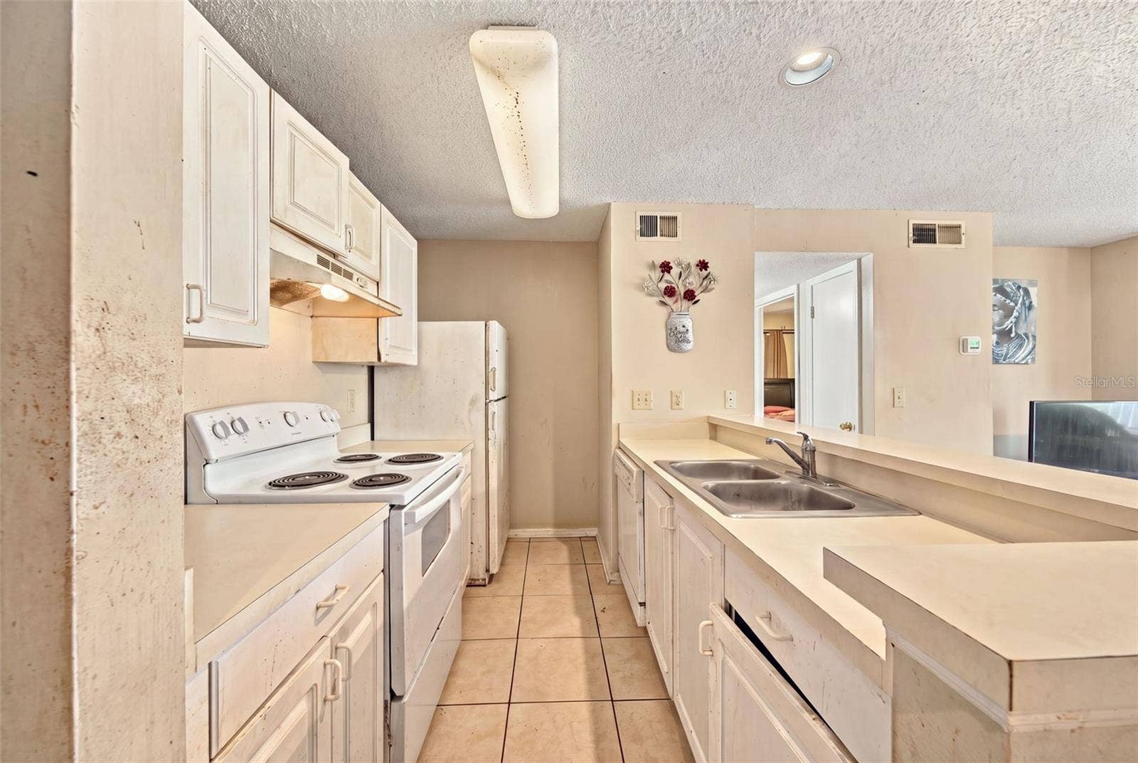 10020 STRAFFORD OAK COURT, #914, Tampa, FL 33624 10020 STRAFFORD OAK COURT, #914, Tampa, FL 33624