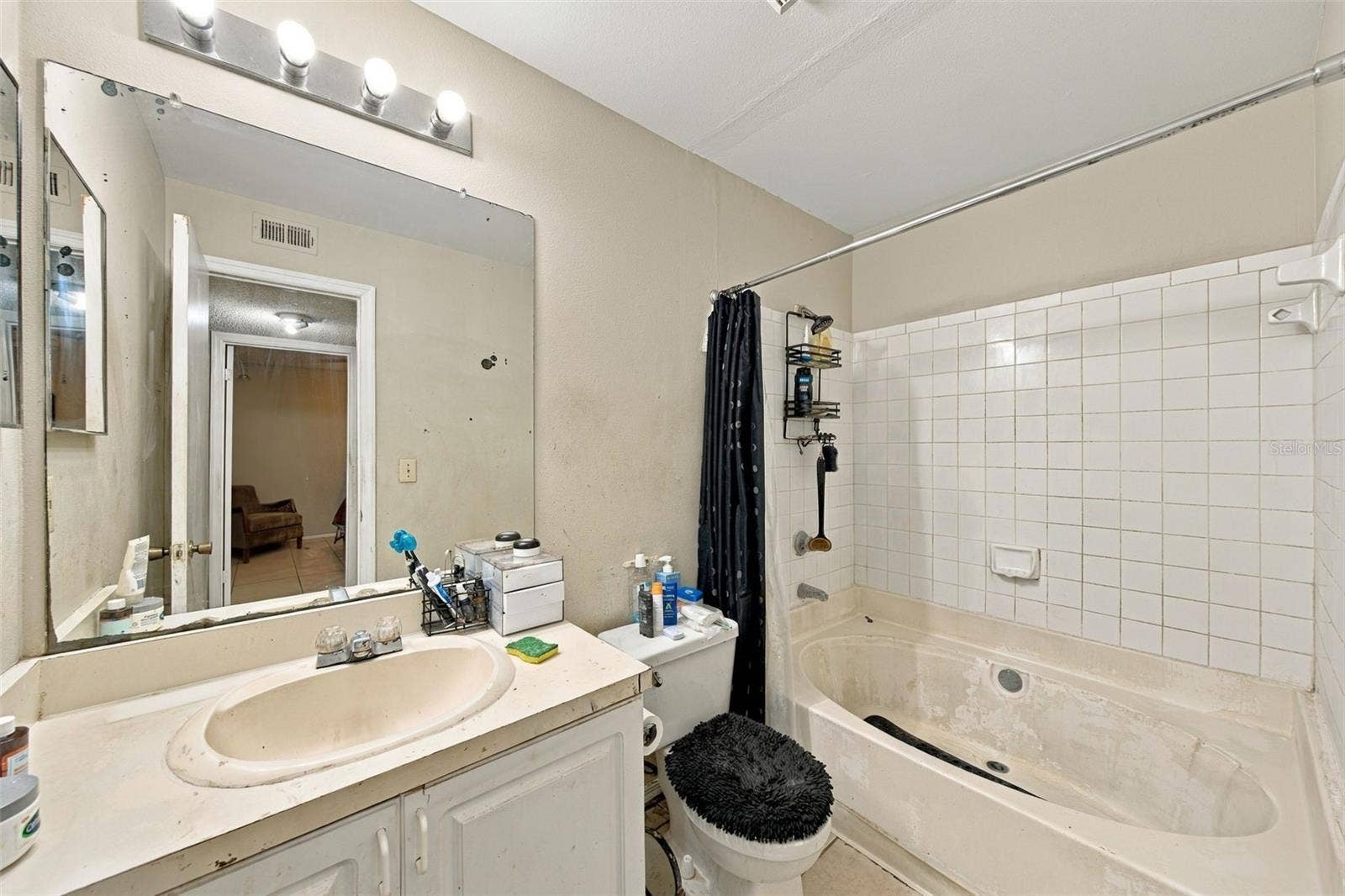 10020 STRAFFORD OAK COURT, #914, Tampa, FL 33624 10020 STRAFFORD OAK COURT, #914, Tampa, FL 33624