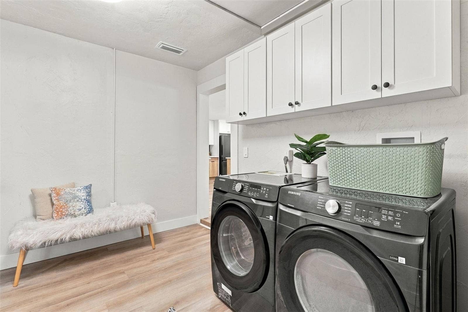 11218 116TH STREET, Seminole, FL 33778 Laundry/utility room